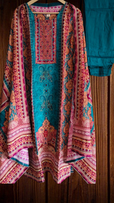 Muslin Digital Printed Kurta Set with Mirror Highlighting & Shantoon Pant – Fully Stitched 3-Piece Suit