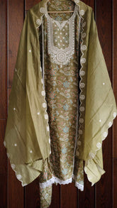 Muslin Digital Print Kurta Highlighting & muslin Dupatta with embroidary – unStitched Suit