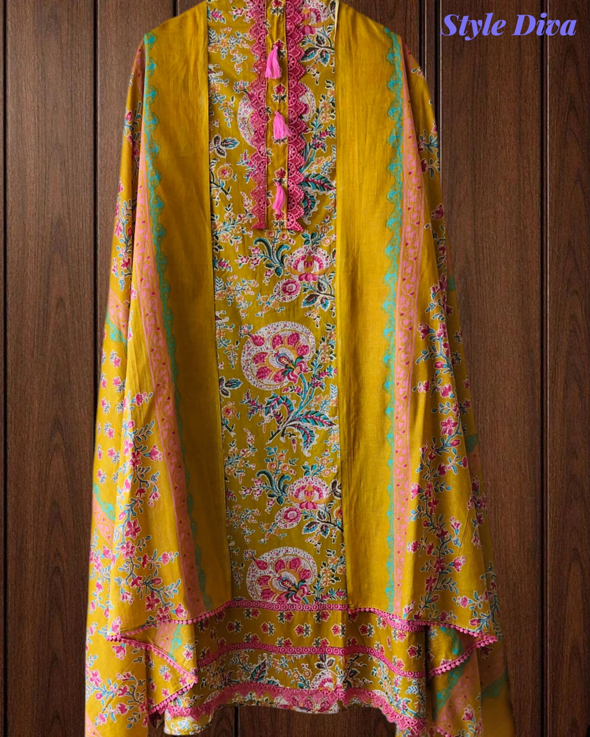 Cotton Pakistani Style Printed Un-Stitched Suit with Crochet Lacing Dupatta