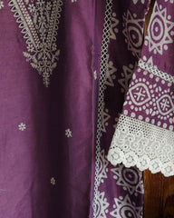 Graceful Muslin Embroidered Kurta Set with Croatia Lacing & Block Printed Dupatta – Fully Stitched