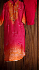 Muslin Bandhani Digital Printed Kurta with Mirror Highlighting & Bandhani Dupatta – Stitched Suit with Shantoon Pants
