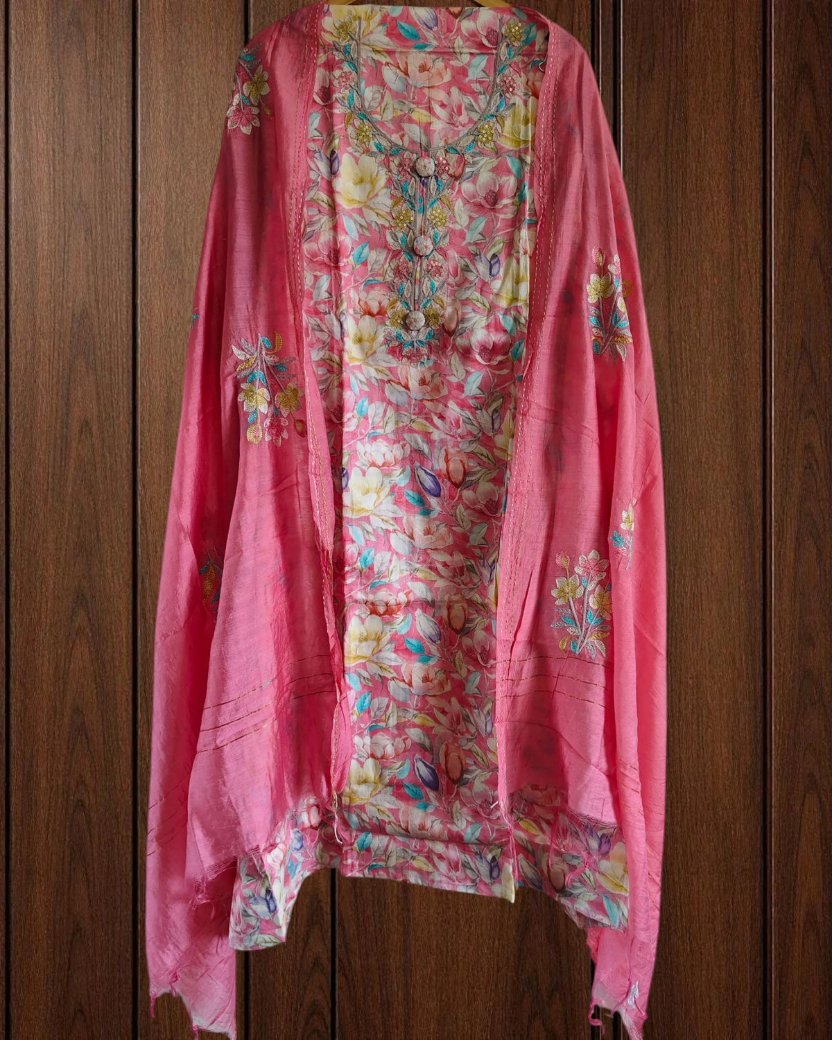 Elegant Cotton Suit with Kashmiri Embroidery & Muslin Dupatta