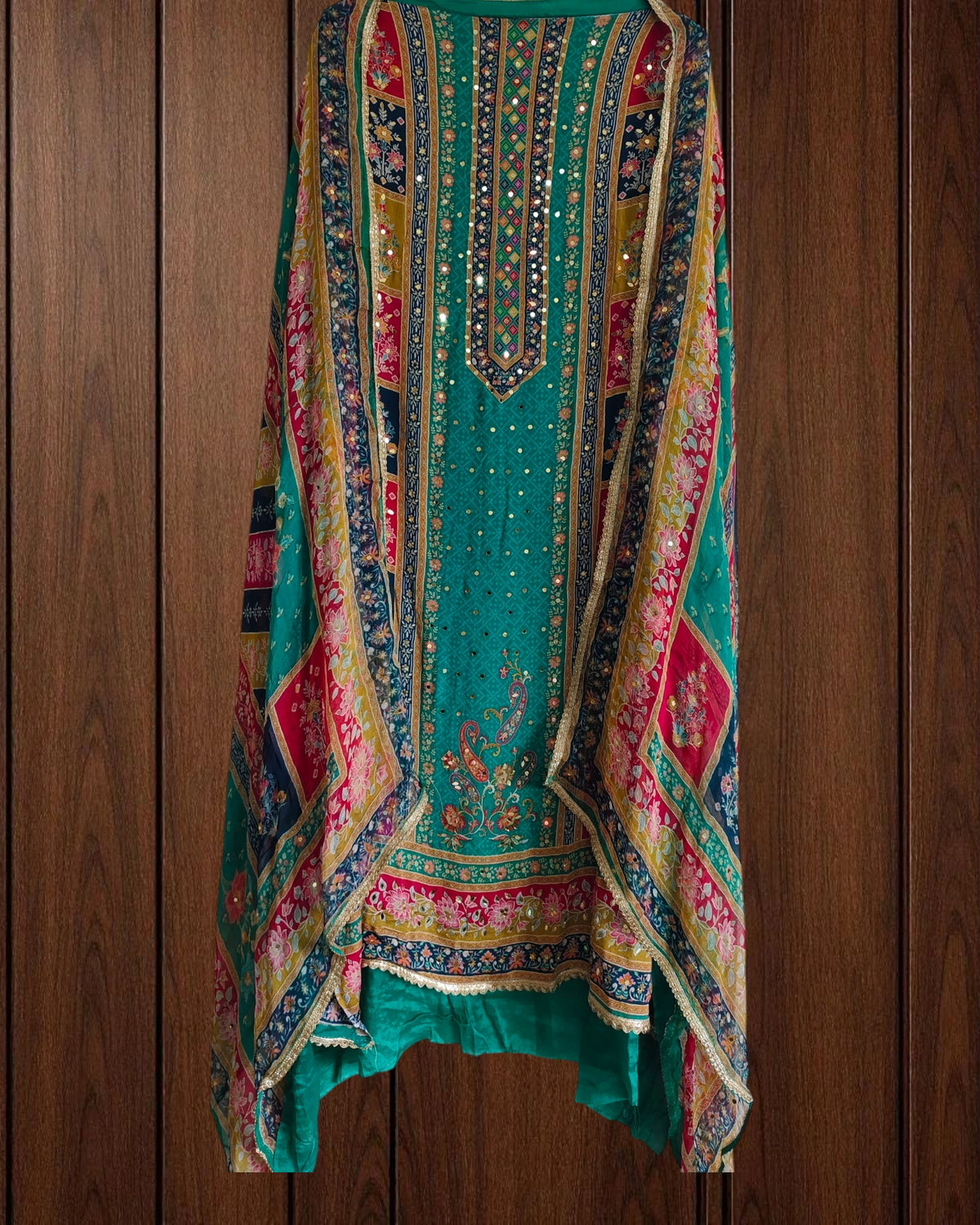 Chinnon Digital Print Mirror Highlight Unstitched Party Wear Suit