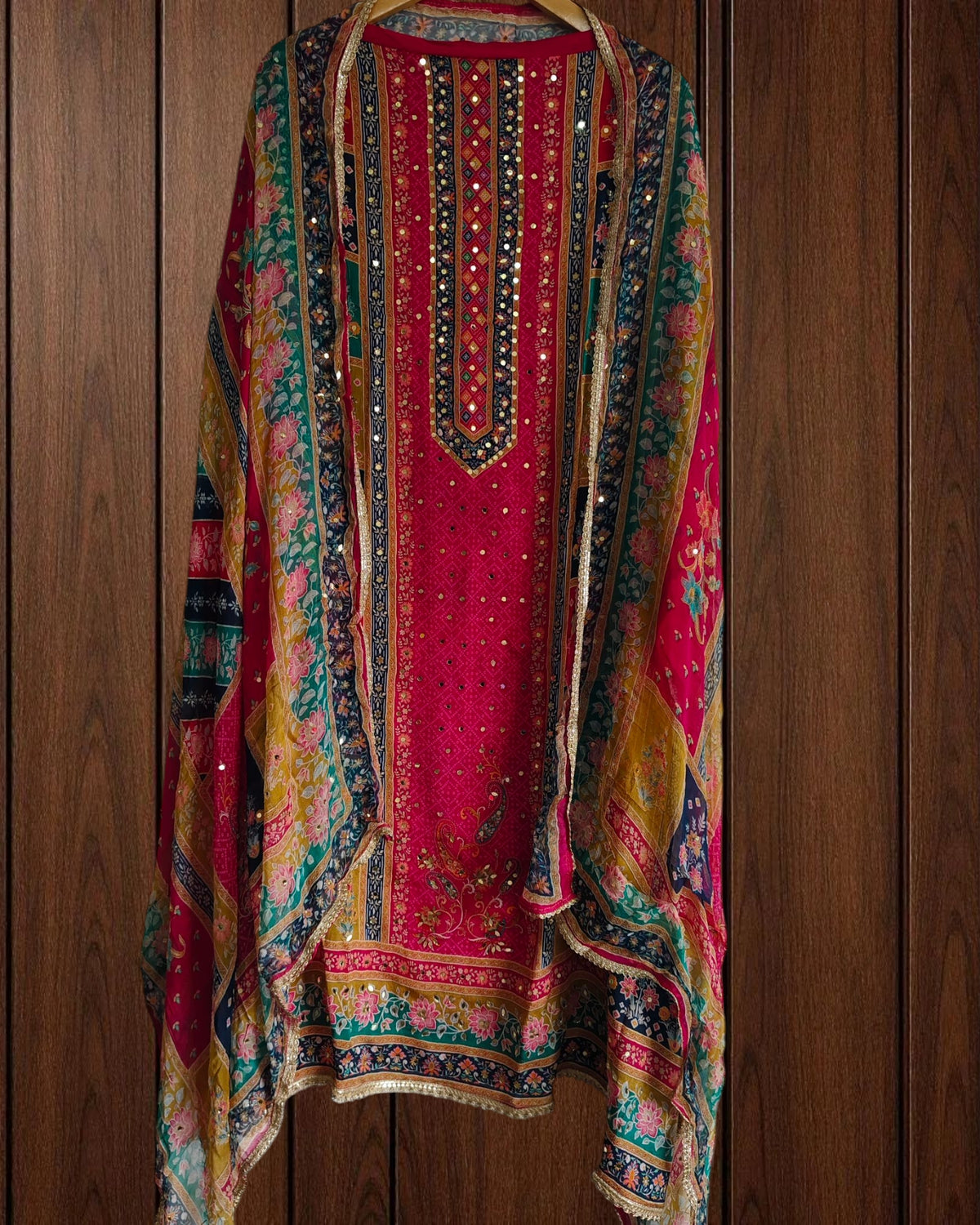 Chinnon Digital Print Mirror Highlight Unstitched Party Wear Suit