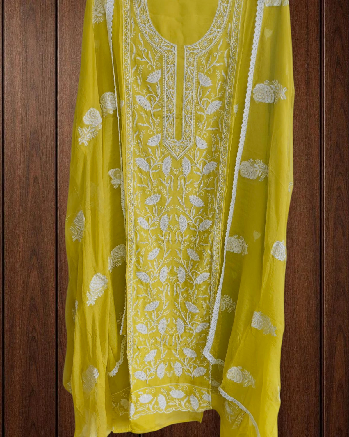Elegant Organza Embroidered Suit with Pearl Highlights & Chiffon Dupatta
