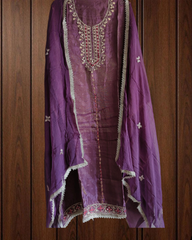 Muslin Elegance: Self-Design Kurta with Gotta Embellished Chiffon Dupatta