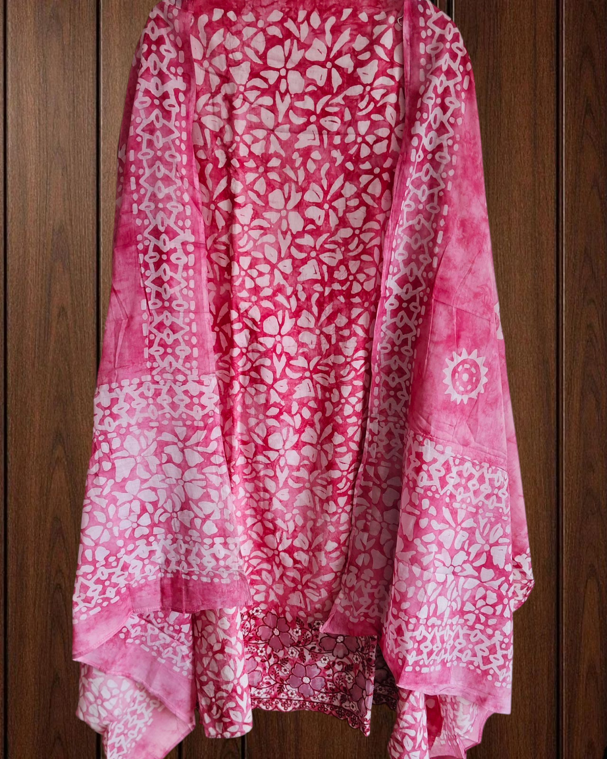 Cotton Batik Elegance: Kurta with Laser-Cut Daman & Printed Dupatta