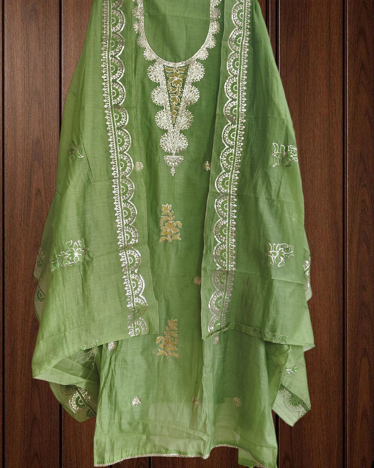 Elegant Mul Chanderi Un-Stitched Suit with Pita & Thread Embroidery Detailing