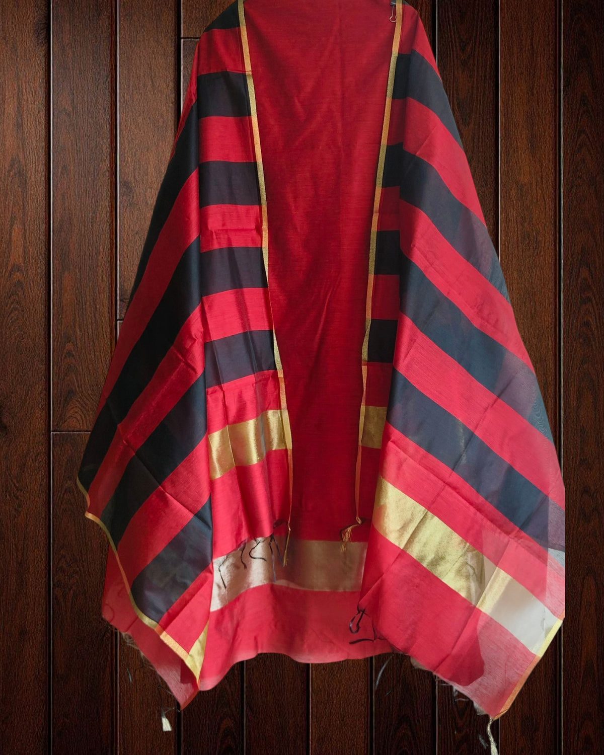 Elegant Maheshwari Silk Suit with Banarasi Border