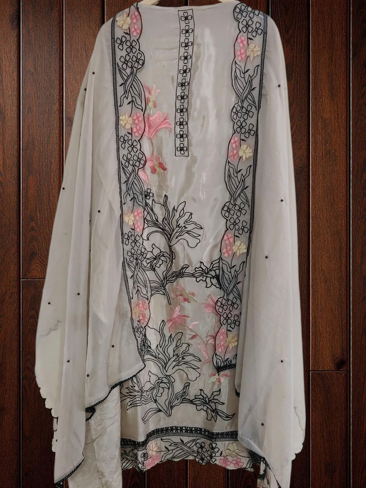 Crepe Kurta & Organza Embroidered Dupatta Un-Stitched Suit