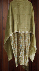 Muslin Digital Print Kurta Highlighting & muslin Dupatta with embroidary – unStitched Suit