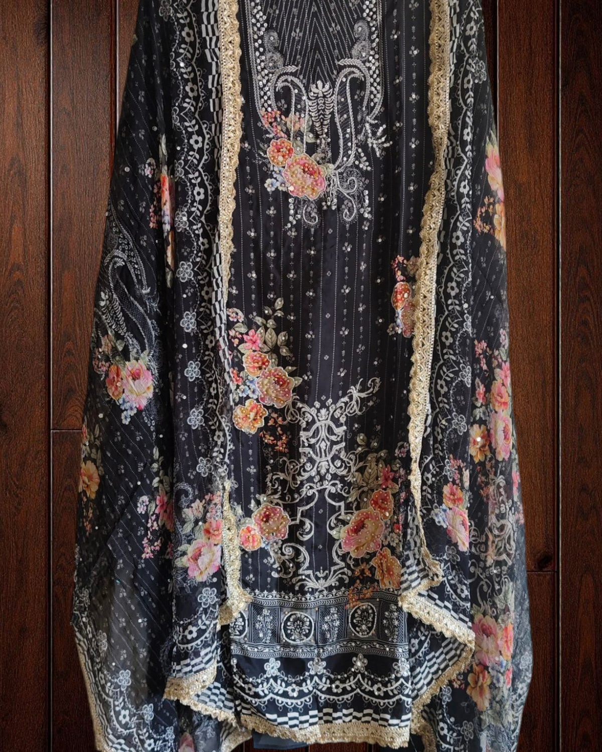 Crepe pakistani unstiched Suit