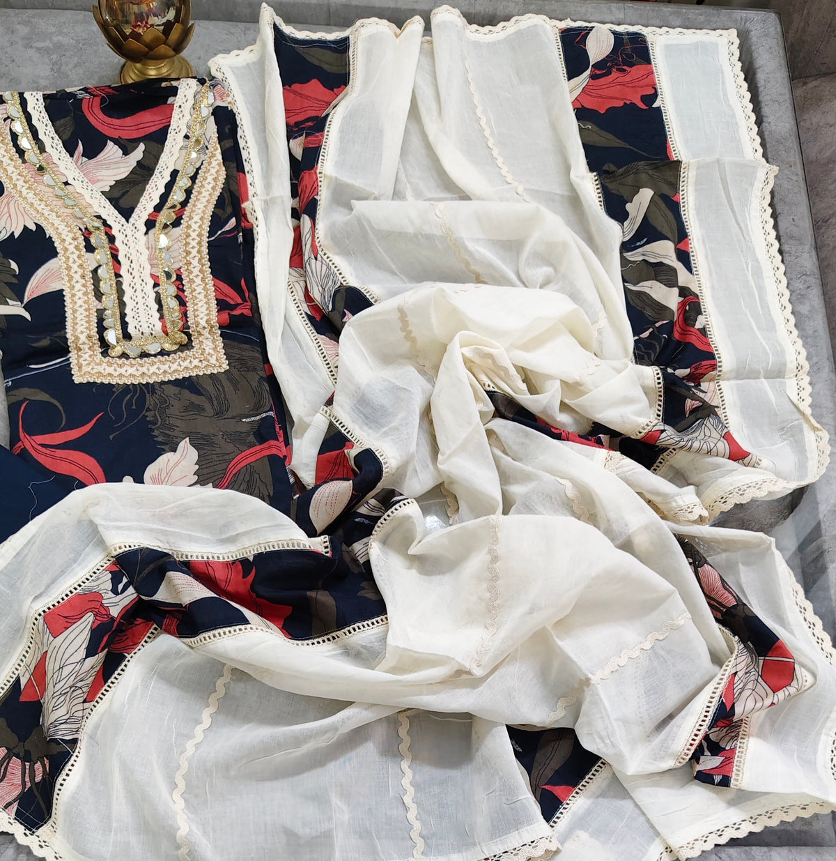 Pure Cotton Unstitched Suit Set with  digital    cotton  Dupatta with applique work