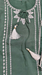 Muslin Digital Print Kurta with ✨embroidary Highlighting & sodt organza Dupatta – Semi-Stitched Suit